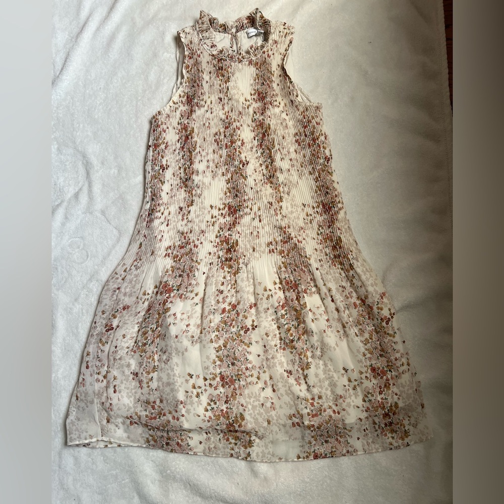 Floral cream pleated dress xs